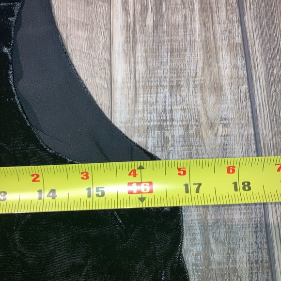 J Crew Velvet Top. Medium. EUC - Picture 7 of 7